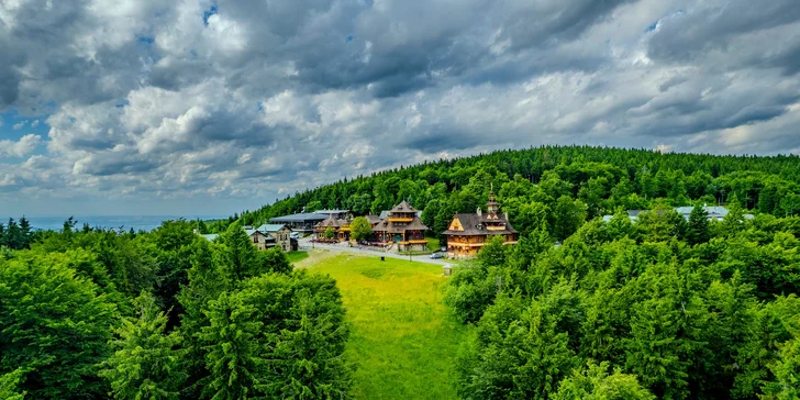 Jurkovičovy útulny na Pustevnách: pobyt se snídaní i večeří ve valašské restauraci Libušín