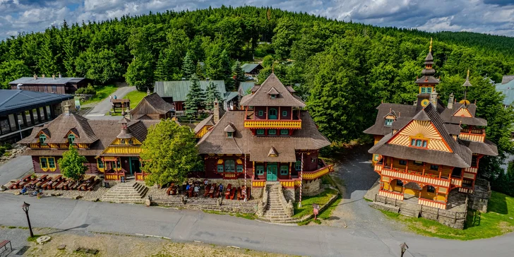 Jurkovičovy útulny na Pustevnách: pobyt se snídaní i večeří ve valašské restauraci Libušín