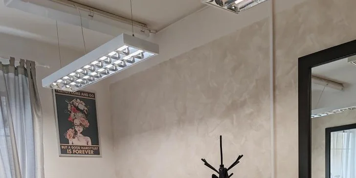 Kadeřnická péče pro krátké i dlouhé vlasy: střih i balíčky s barvou, melírem nebo trvalou