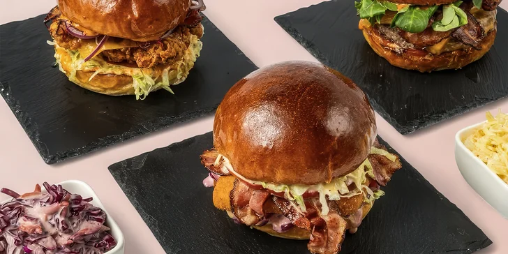 Dejte si do nosu poctivým burgerem: voucher do restaurace Dugi's burger v hodnotě 300, 500 či 1000 Kč