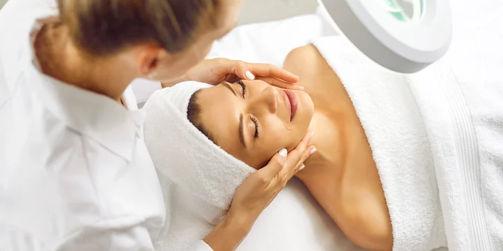 Kosmetická péče pro dámy i pány: kolagenové nitě, fotonový laser i spikule