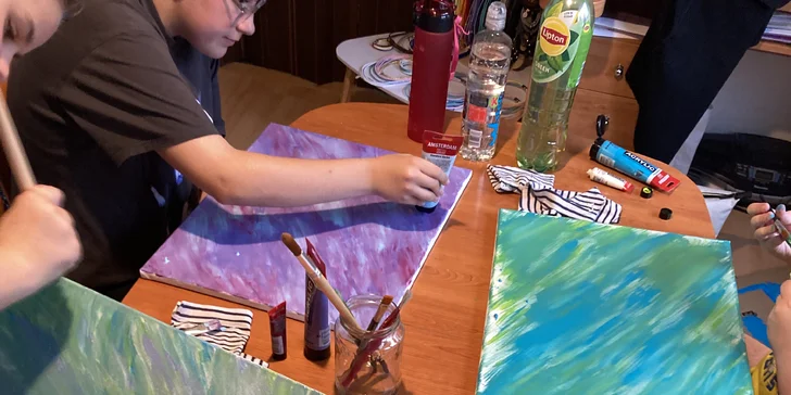 Dejte prostor své fantazii: workshop malování bez hranic, pro jednotlivce i rodiče a dítě