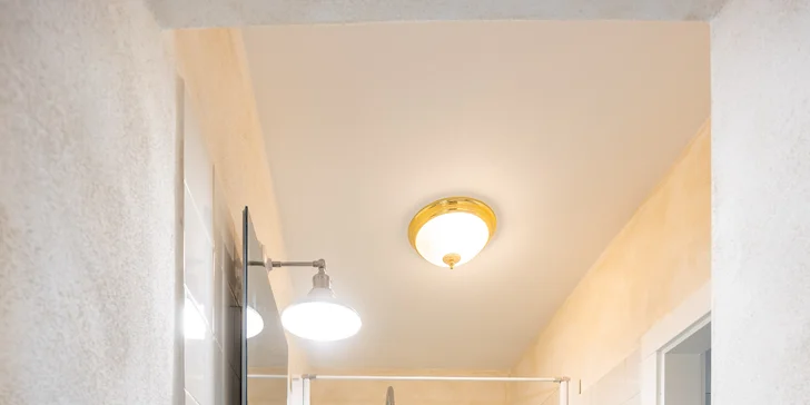 Příjemný pobyt na zámečku nedaleko Valtic a Lednice se snídaní a privátním wellness