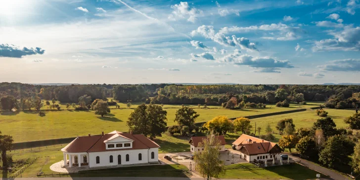 Příjemný pobyt na zámečku nedaleko Valtic a Lednice se snídaní a privátním wellness