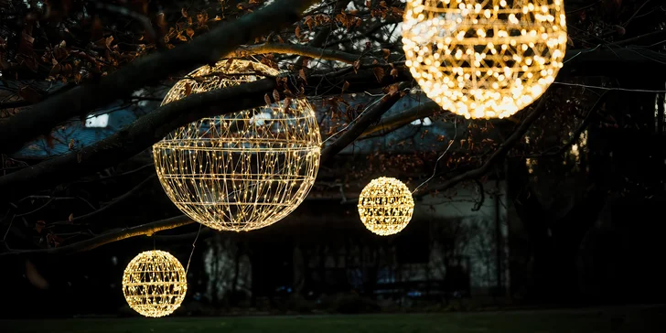 Vstupenky do osvětleného parku: Labyrinty světla, ráj srdce na Zámku Loučeň