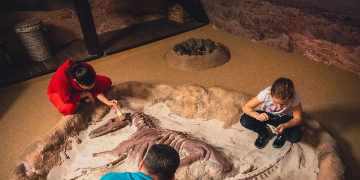 Úniková hra Operační sál, Útěk z ponorky nebo Paleontolog až pro 5 hráčů