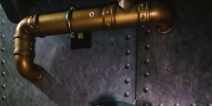 Úniková hra Operační sál, Útěk z ponorky nebo Paleontolog až pro 5 hráčů