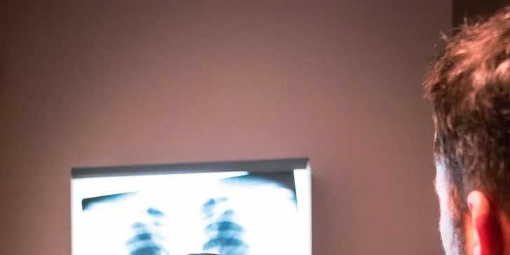 Úniková hra Operační sál, Útěk z ponorky nebo Paleontolog až pro 5 hráčů