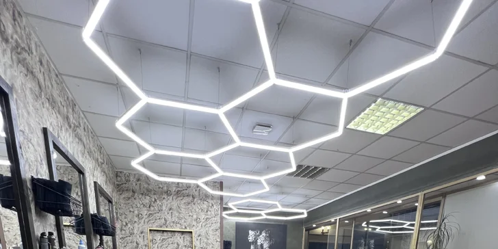 Nový elegantní vzhled: balíčky barber péče i vč. masáže hlavy a nápoje