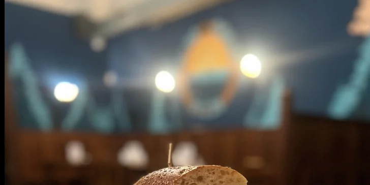 Otevřené vouchery do pizzerie v detroitském stylu na jídlo i nápoje: 500-1500 Kč