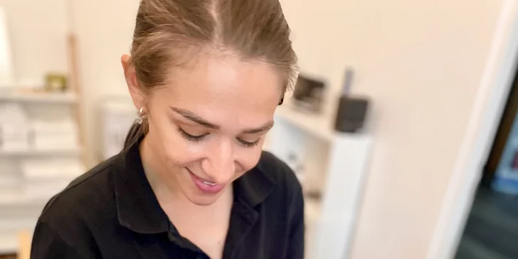 Komplexní ošetření pleti a liftingový rituál: peeling, maska i masáž obličeje a nohou