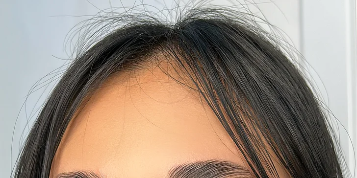 Laminace obočí nebo řas včetně barvení a speciální sérum jako dárek