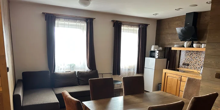 Pobyt v apartmánu mezi Krkonoši a Českým rájem: privátní wellness a prosecco