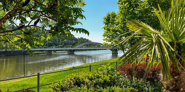 Odpočinek ve 4* hotelu v Piešťanech s neomezeným vstupem do bazénu, masáží a polopenzí