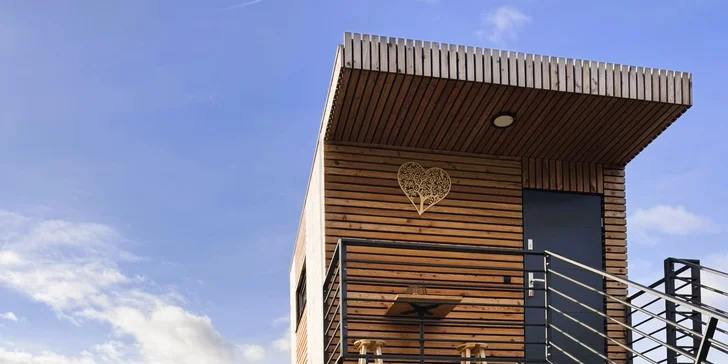 Romantika v srdci Českého ráje: moderní posed pro 2 osoby, sauna a koupací sud