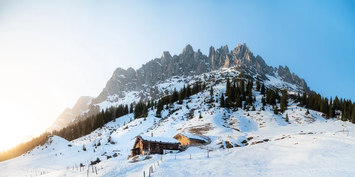 Krásný hotel v Rakousku hned u sjezdovky: polopenze plus, parádní wellness, herny pro děti