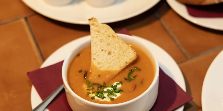 Pobyt v srdci Českého Švýcarska: snídaně, 3chod. večeře i privátní wellness