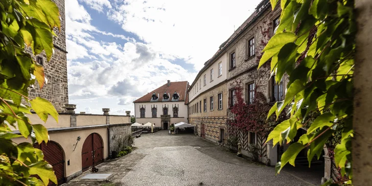 Zámek Hrubá Skála: polopenze, vstup do wellness i na vyhlídku, v ceně i procedury