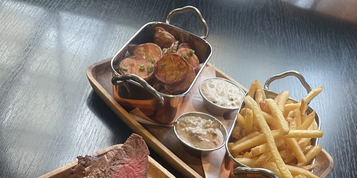 Luxusní tříchodové menu pro dva: welcome drink, krevety či tatarák, steak nebo burger i dezert