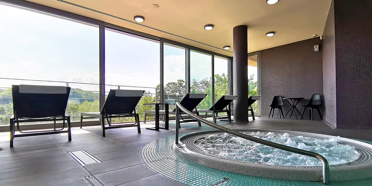 Rajská pohoda na Náchodsku: wellness, snídaně a romantická večeře