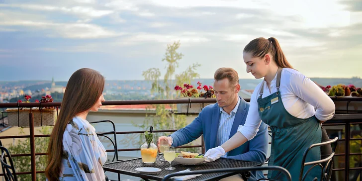 Nezapomenutelný pobyt v luxusním hotelu pod Zoborem s volným vstupem do wellness