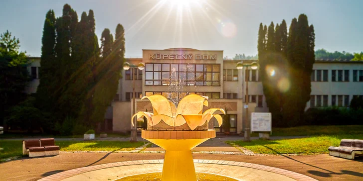 Pobyt v Lázních Sliač s balíčkem léčebných procedur, plnou penzí a vstupem do Holidaypark Kováčová