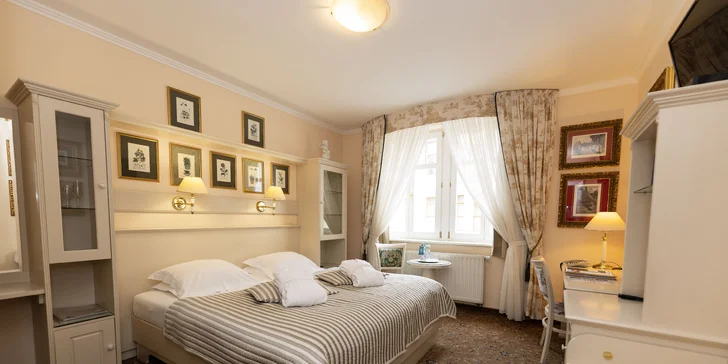 Pobyt v Karlových Varech se snídaní či polopenzí, neomezeným wellness i masáží