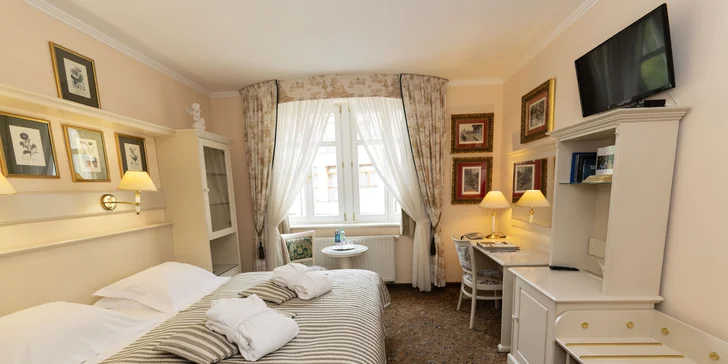 Pobyt v Karlových Varech se snídaní či polopenzí, neomezeným wellness i masáží