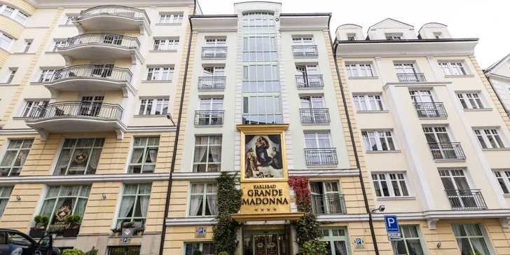 Pobyt v Karlových Varech se snídaní či polopenzí, neomezeným wellness i masáží