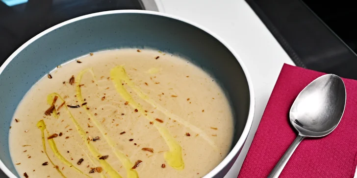 Degustační Cesta kolem světa v restauraci Letadlo i vč. vína a návštěvy kokpitu