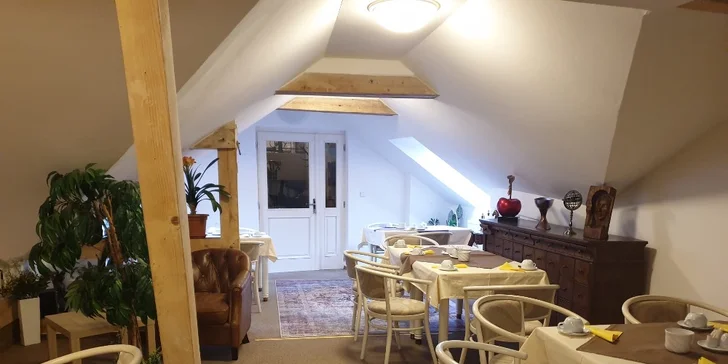 Romantický pobyt v apartmánech v hotelu Zámeček na Čeladné: snídaně a privátní wellness