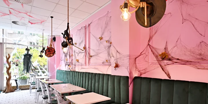 Tříchodové menu pro dva v iglú: carpaccio, roastbeef či quesadilla, dort Napoleon i lahev vína