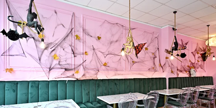 Tříchodové menu pro dva v iglú: carpaccio, roastbeef či quesadilla, dort Napoleon i lahev vína