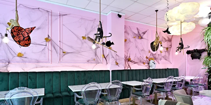 Tříchodové menu pro dva v iglú: carpaccio, roastbeef či quesadilla, dort Napoleon i lahev vína