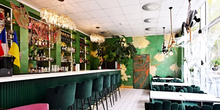 Tříchodové menu pro dva v iglú: carpaccio, roastbeef či quesadilla, dort Napoleon i lahev vína