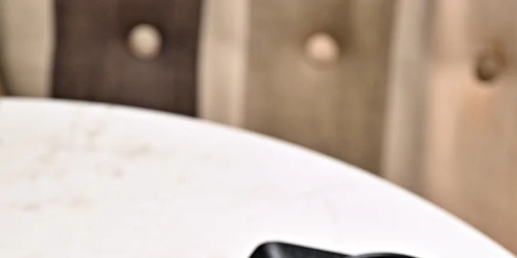 Tříchodové menu pro dva v iglú: carpaccio, roastbeef či quesadilla, dort Napoleon i lahev vína