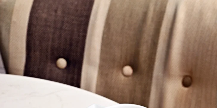 Tříchodové menu pro dva v iglú: carpaccio, roastbeef či quesadilla, dort Napoleon i lahev vína