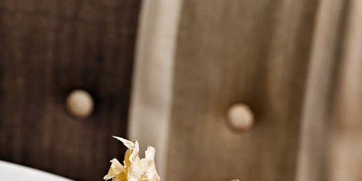 Tříchodové menu pro dva v iglú: carpaccio, roastbeef či quesadilla, dort Napoleon i lahev vína