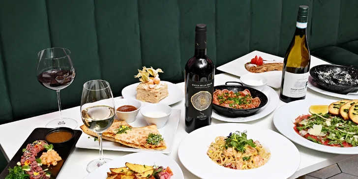 Tříchodové menu pro dva v iglú: carpaccio, roastbeef či quesadilla, dort Napoleon i lahev vína