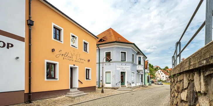 Krásy Českého Krumlova: zrekonstruovaný penzion u řeky a snídaně