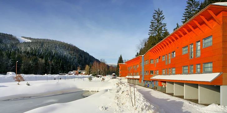 Resort Špindl pod Medvědínem: hotel u lanovky, snídaně či polopenze, vstupy do aquaparku