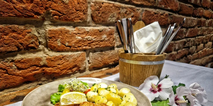 7chodové řízkové menu a valašské speciality pro 2 osoby