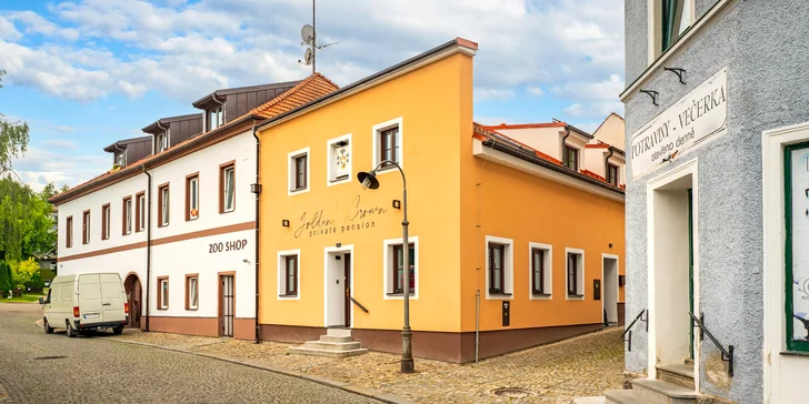 Krásy Českého Krumlova: zrekonstruovaný penzion u řeky a snídaně