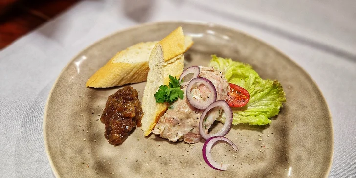 6chodové zvěřinové menu v Rožnovských pivních lázních pro 2 osoby