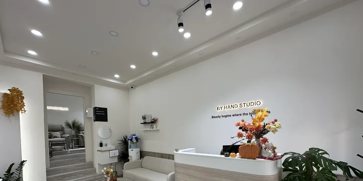 Střihněte si změnu: dámský střih pro středně dlouhé i dlouhé vlasy, 60–70 minut