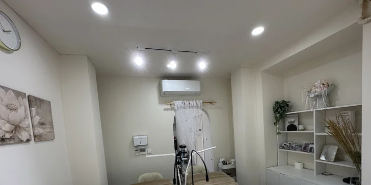 Střihněte si změnu: dámský střih pro středně dlouhé i dlouhé vlasy, 60–70 minut