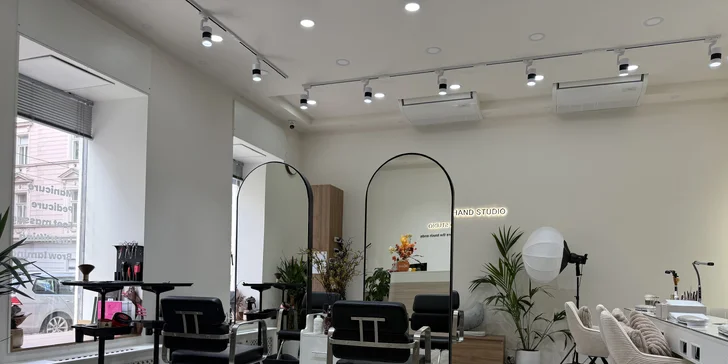 Laminace a úprava obočí, prodloužení řas metodou řasa na řasu nebo 2 až 3D