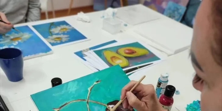 Zážitkové malování akrylem pro 1-4 osoby: pomůcky i čaj či sklenka prosecca