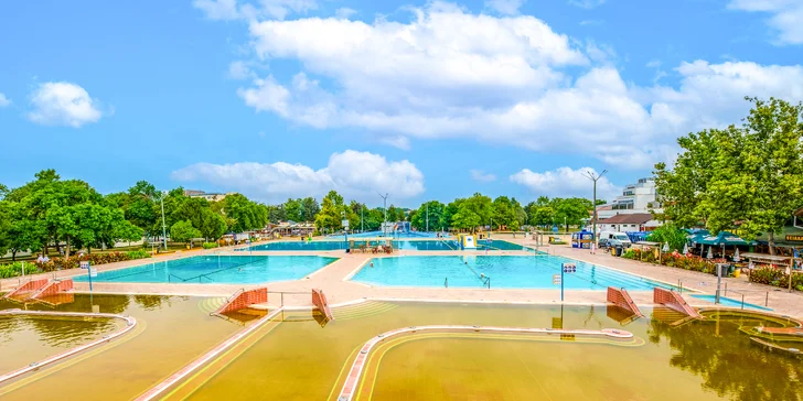 Božský relax u největšího lázeňského komplexu v Evropě: noblesní 4* hotel v Hajdúszoboszló se stravou