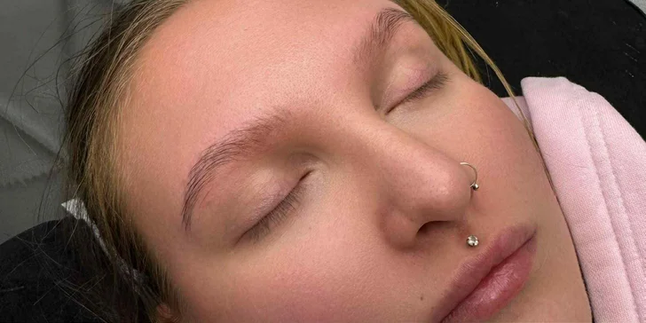 Zajistěte si výrazný pohled: prodloužení řas metodou řasa na řasu i objemová varianta (3D–7D)